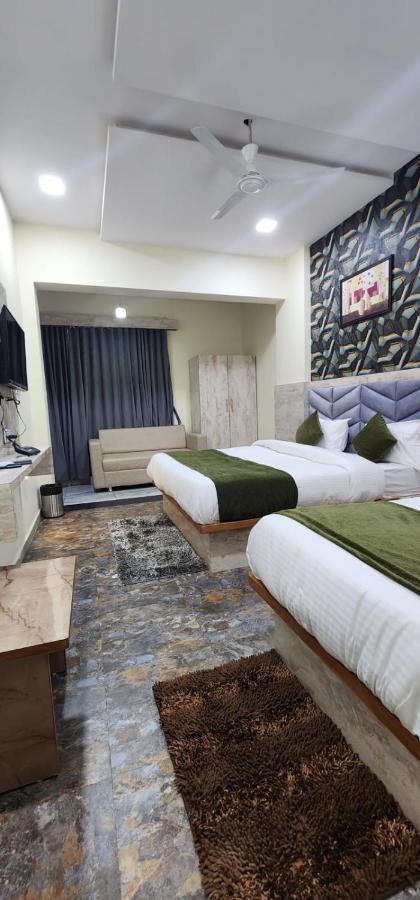 Hotel Sunrise Вадодара Екстер'єр фото