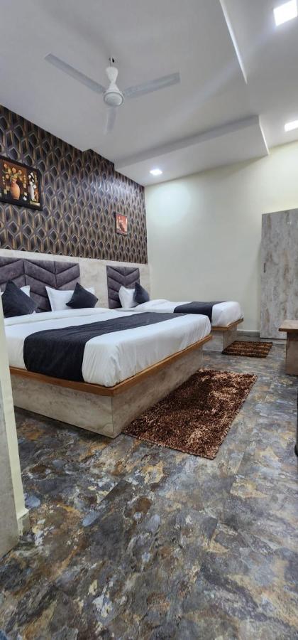 Hotel Sunrise Вадодара Екстер'єр фото