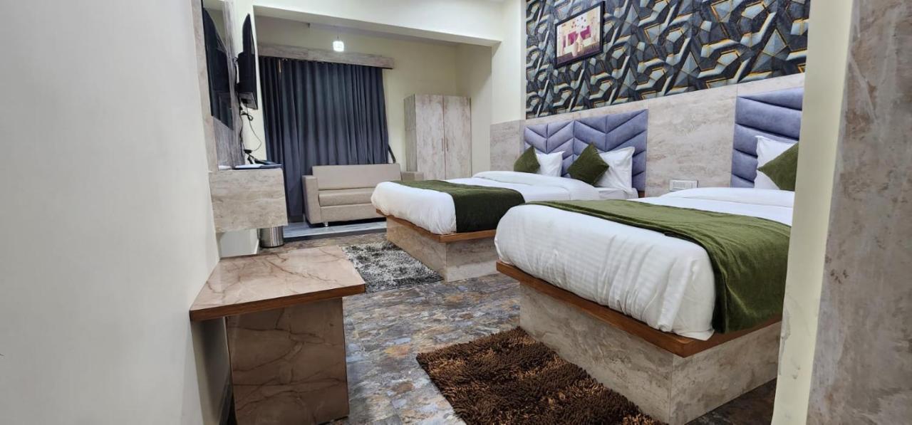 Hotel Sunrise Вадодара Екстер'єр фото