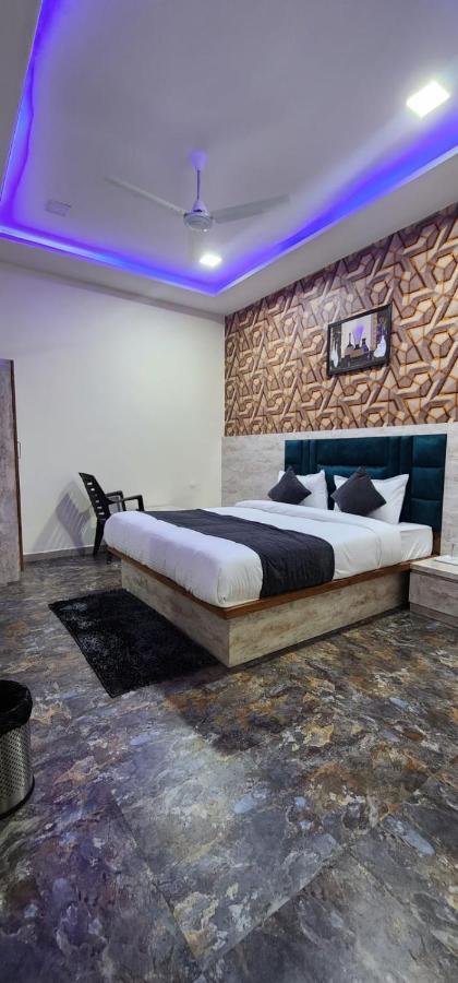 Hotel Sunrise Вадодара Екстер'єр фото