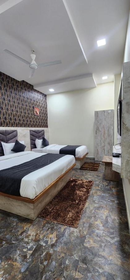 Hotel Sunrise Вадодара Екстер'єр фото